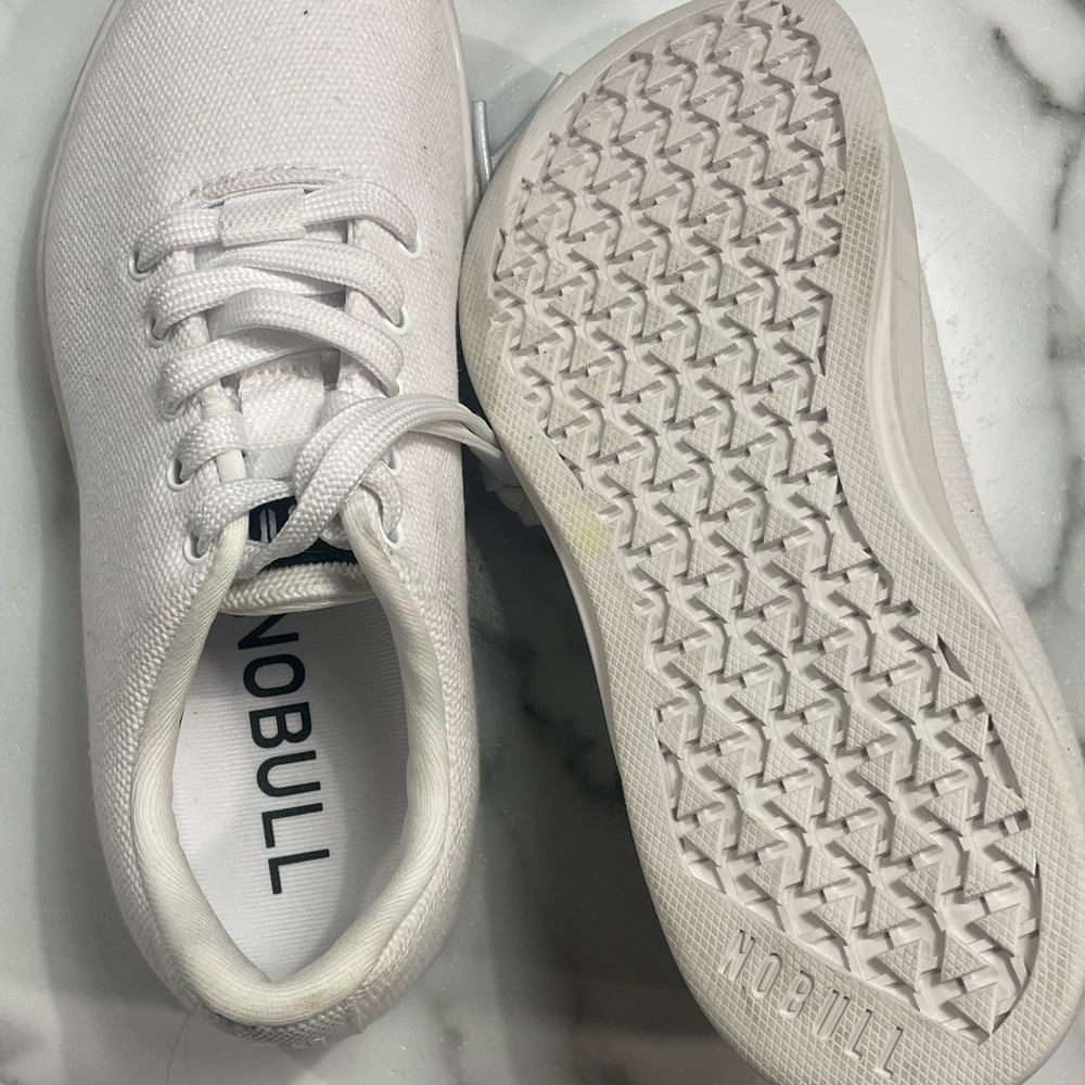 Nobull trainer white size 5 womens blush canvas Cute Cute!!